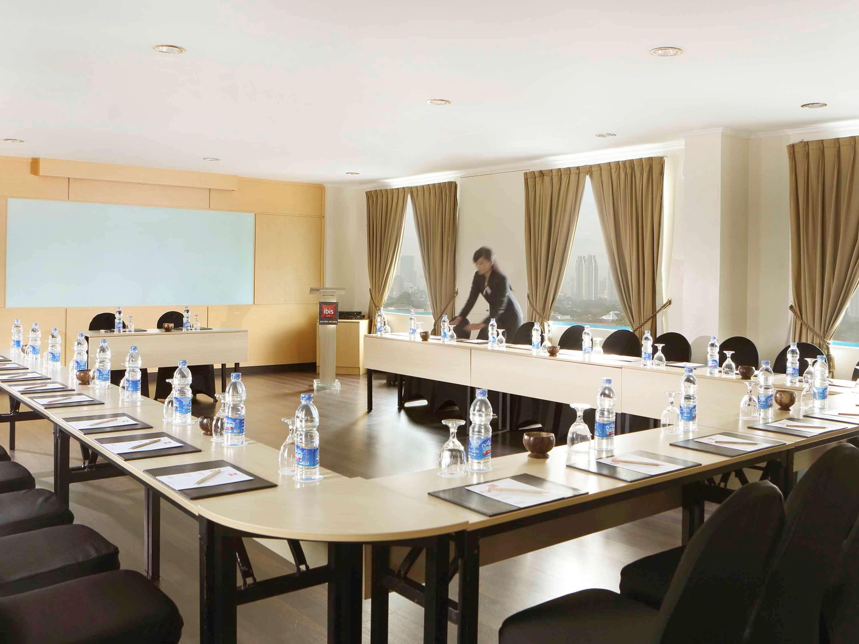 Ibis Jakarta Arcadia Εξωτερικό φωτογραφία