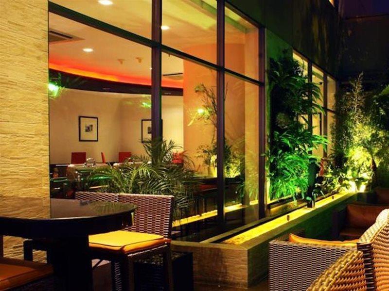 Ibis Jakarta Arcadia Εξωτερικό φωτογραφία